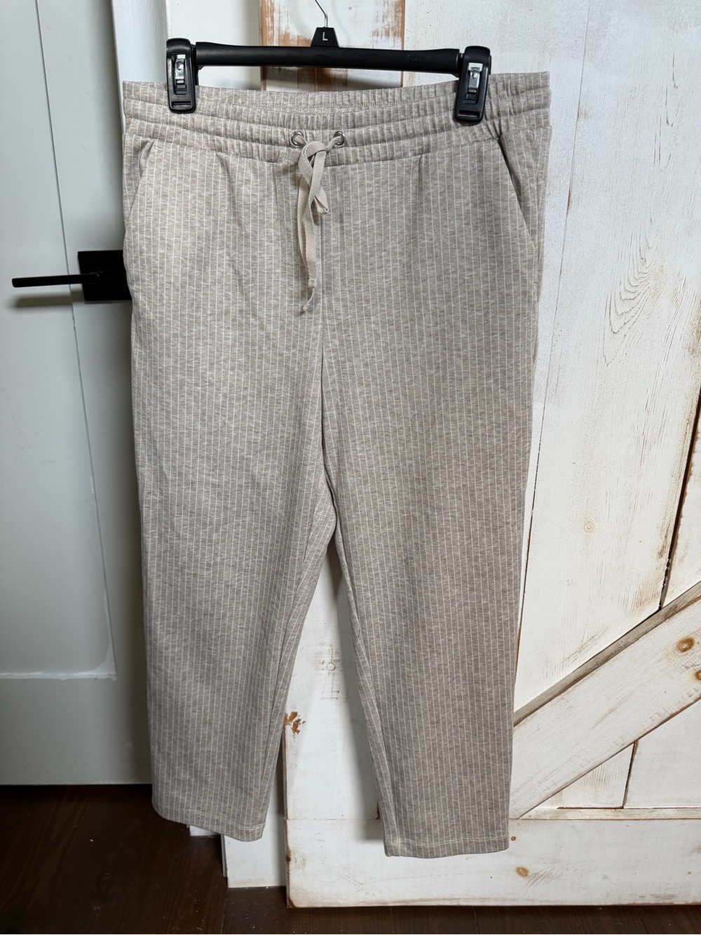 LOFT Beige Ribbed Cropped Knit Pants 0228